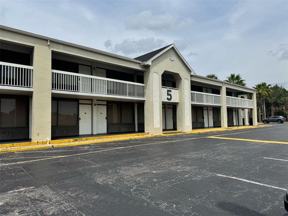 For Sale: $85,000 (1 beds, 1 baths, 325 Square Feet)