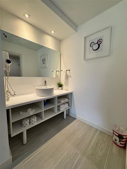 For Sale: $85,000 (1 beds, 1 baths, 325 Square Feet)
