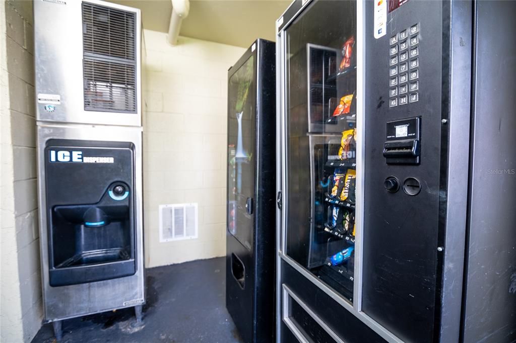 For Sale: $85,000 (1 beds, 1 baths, 325 Square Feet)