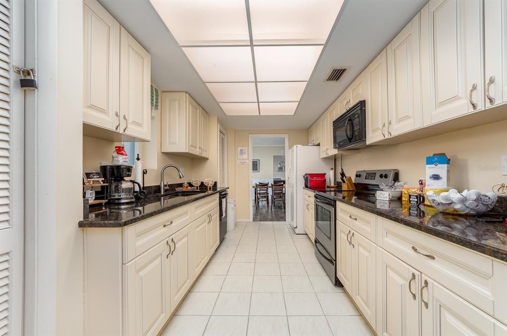 На продажу: $749,000 (3 спален, 3 ванн, 2130 Квадратных фут)