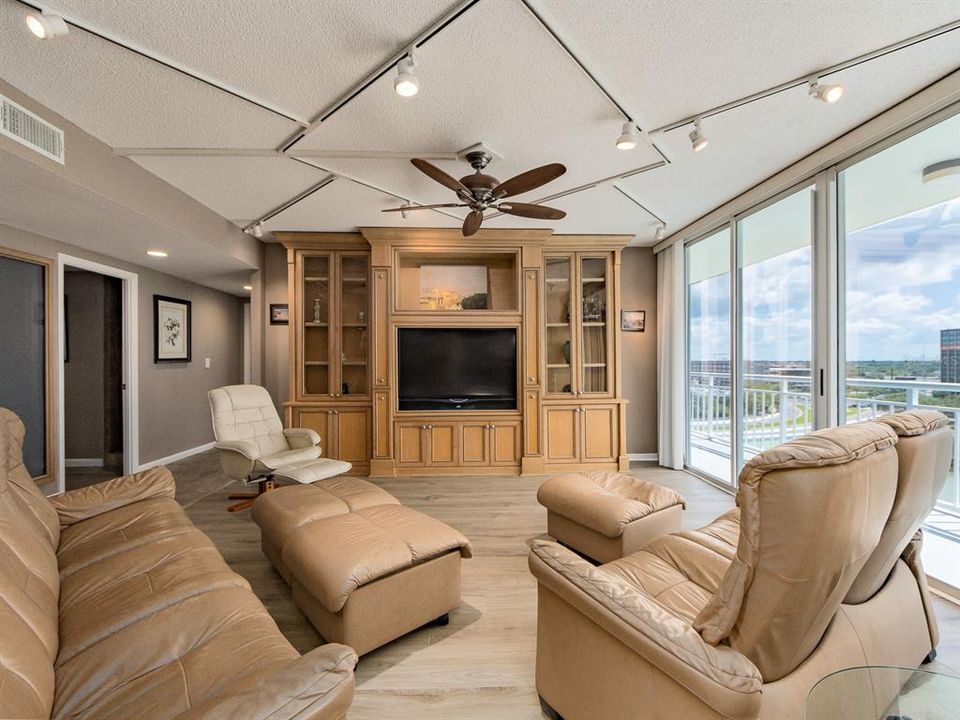 На продажу: $749,000 (3 спален, 3 ванн, 2130 Квадратных фут)