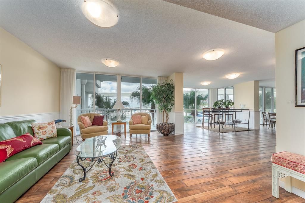 На продажу: $749,000 (3 спален, 3 ванн, 2130 Квадратных фут)