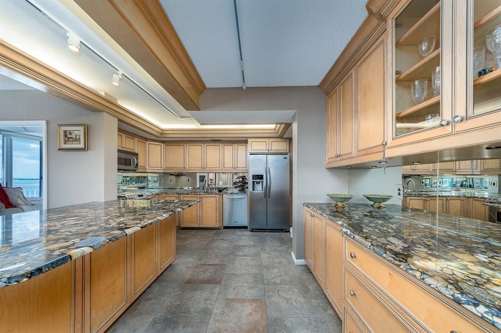 На продажу: $749,000 (3 спален, 3 ванн, 2130 Квадратных фут)