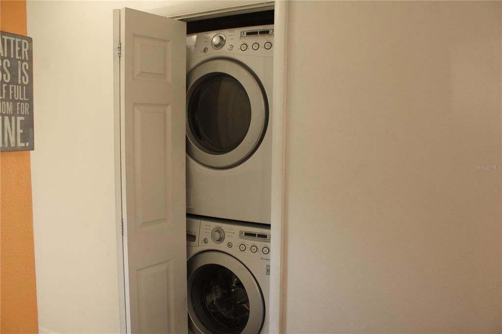 Activo con contrato: $1,450 (2 camas, 2 baños, 896 Pies cuadrados)