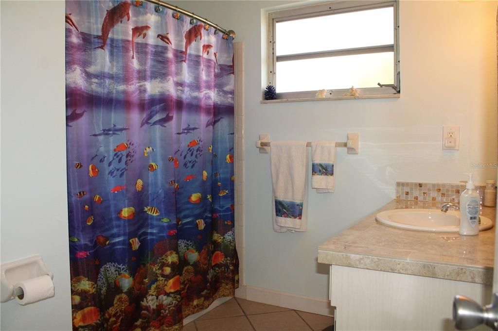 Activo con contrato: $1,450 (2 camas, 2 baños, 896 Pies cuadrados)