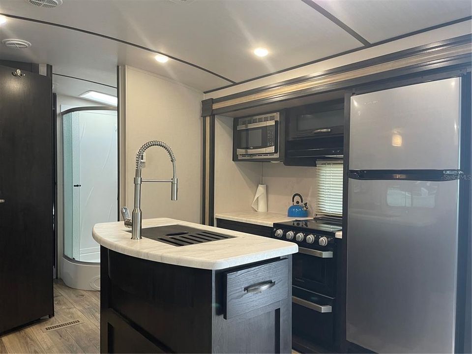 待售: $104,500 (0.04 acres)