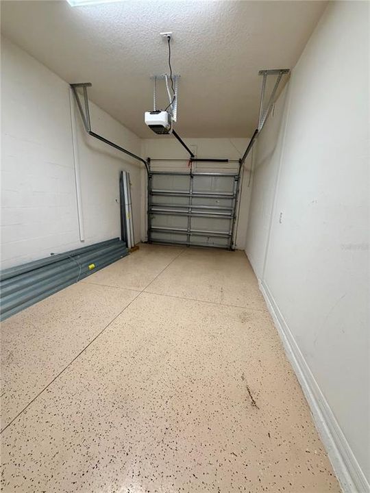 Activo con contrato: $1,995 (3 camas, 2 baños, 1576 Pies cuadrados)