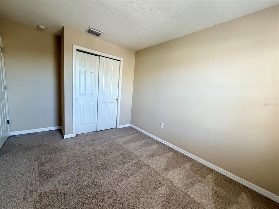Activo con contrato: $1,995 (3 camas, 2 baños, 1576 Pies cuadrados)