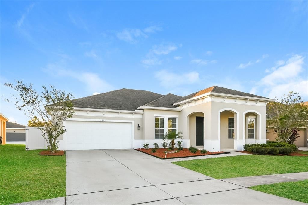 Active With Contract: $360,000 (3 beds, 2 baths, 2037 Square Feet)