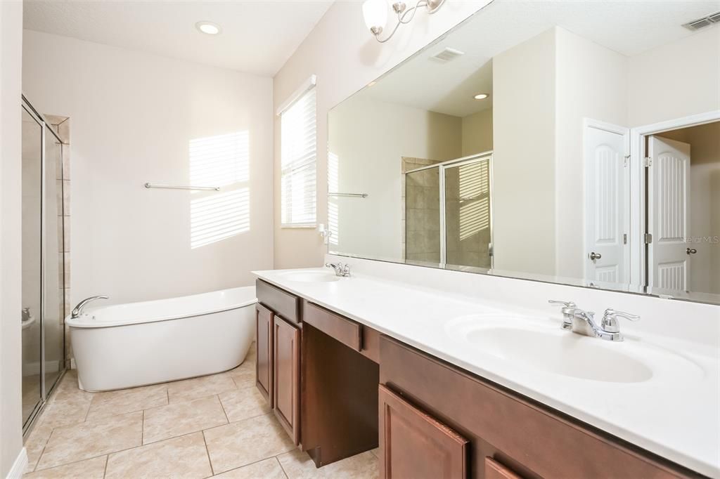 Active With Contract: $360,000 (3 beds, 2 baths, 2037 Square Feet)