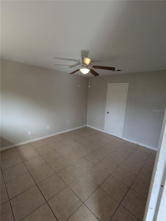 For Rent: $1,400 (2 beds, 1 baths, 777 Square Feet)