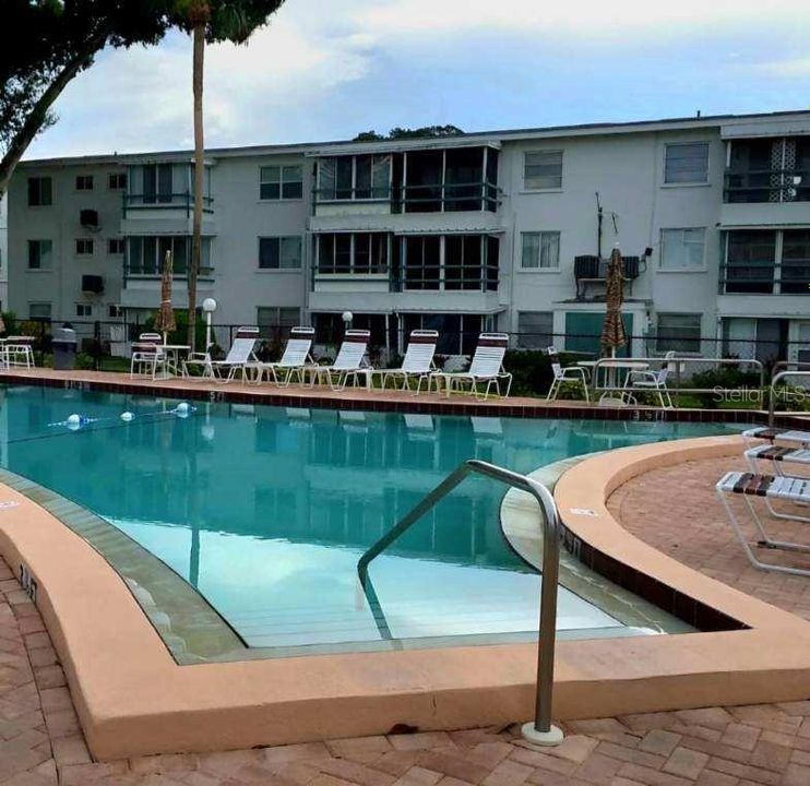 На продажу: $108,000 (2 спален, 1 ванн, 733 Квадратных фут)