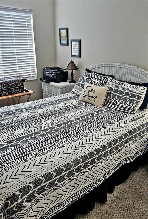 На продажу: $108,000 (2 спален, 1 ванн, 733 Квадратных фут)