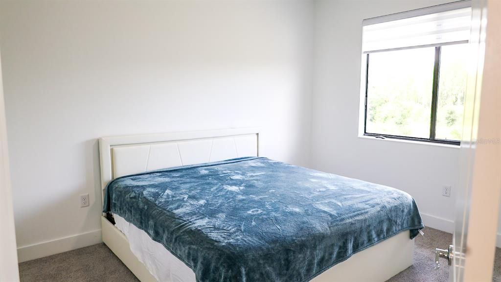 En Venta: $439,000 (3 camas, 2 baños, 1924 Pies cuadrados)