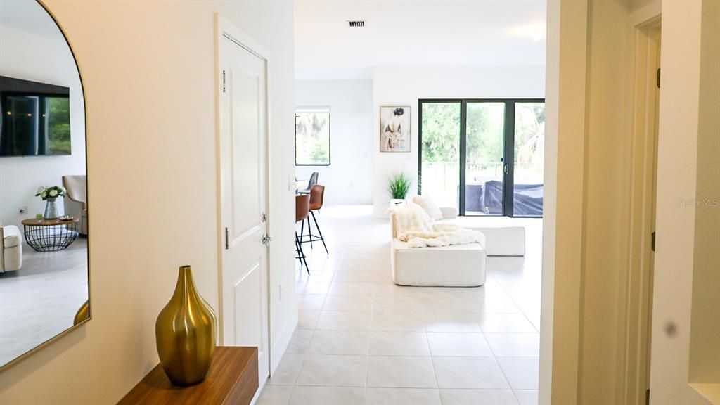 En Venta: $439,000 (3 camas, 2 baños, 1924 Pies cuadrados)