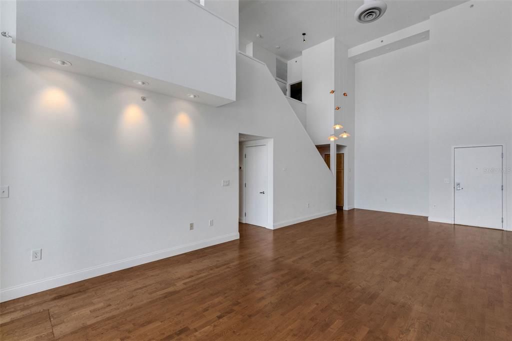 На продажу: $595,000 (2 спален, 2 ванн, 1453 Квадратных фут)