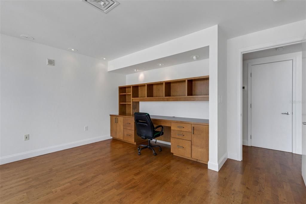 На продажу: $595,000 (2 спален, 2 ванн, 1453 Квадратных фут)