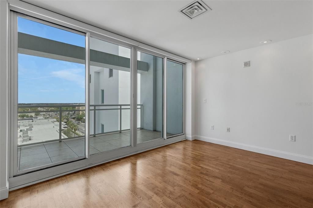 На продажу: $595,000 (2 спален, 2 ванн, 1453 Квадратных фут)