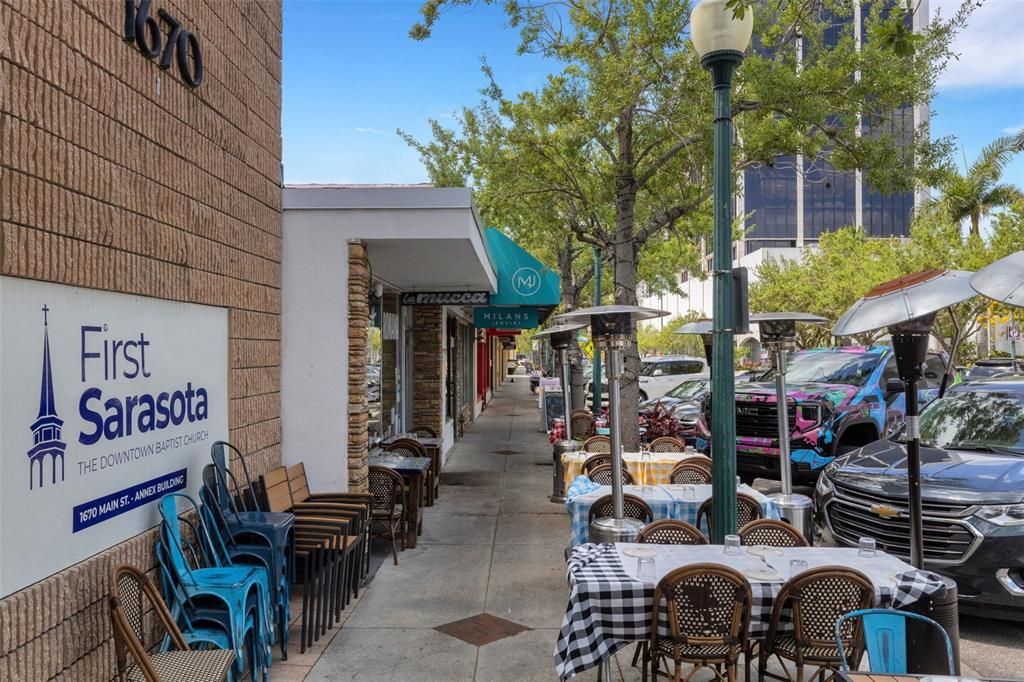 На продажу: $595,000 (2 спален, 2 ванн, 1453 Квадратных фут)