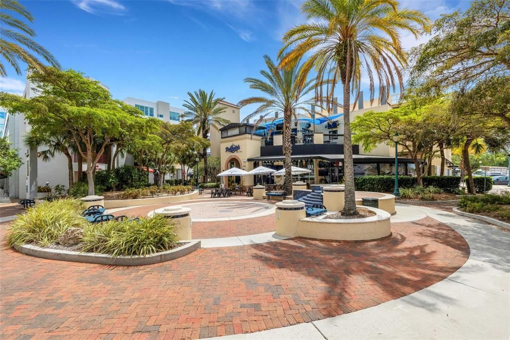 На продажу: $595,000 (2 спален, 2 ванн, 1453 Квадратных фут)