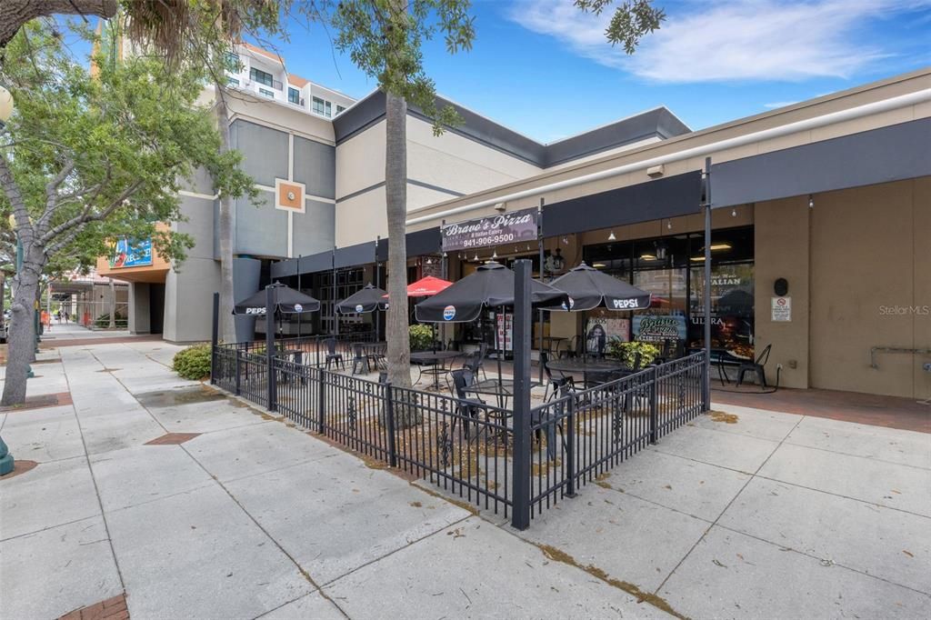 На продажу: $595,000 (2 спален, 2 ванн, 1453 Квадратных фут)