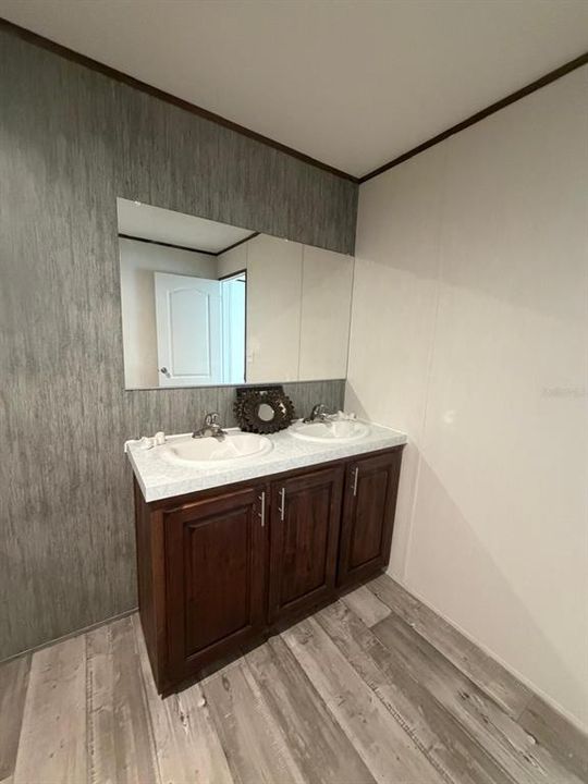 На продажу: $239,000 (3 спален, 2 ванн, 1456 Квадратных фут)