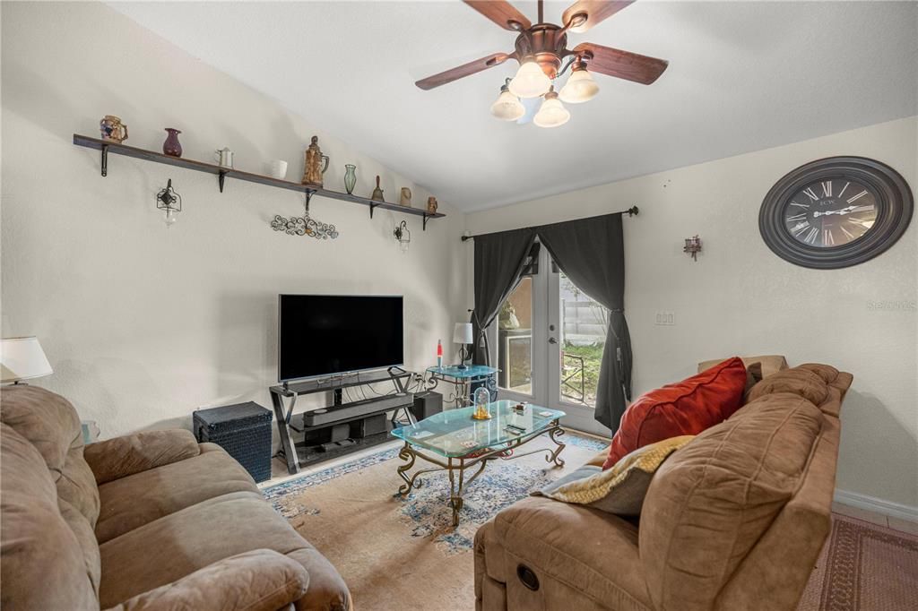 For Sale: $169,900 (2 beds, 2 baths, 1027 Square Feet)