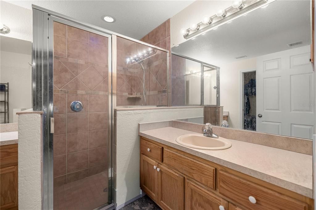 For Sale: $169,900 (2 beds, 2 baths, 1027 Square Feet)