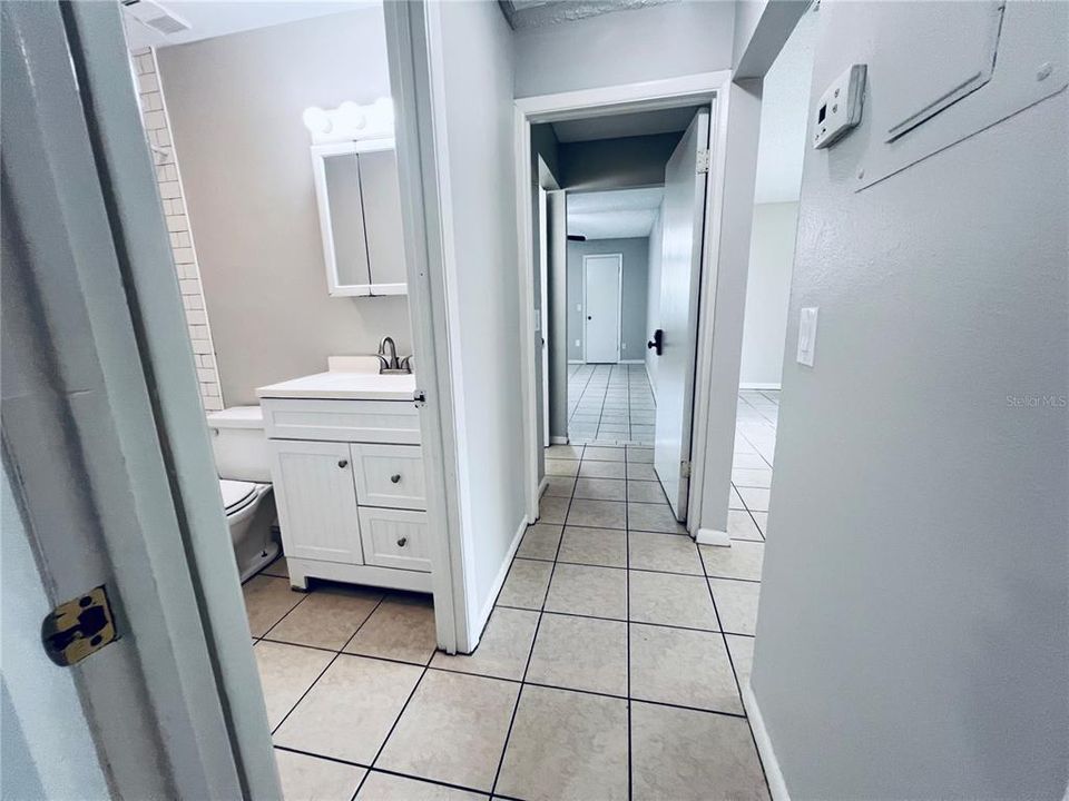 Active With Contract: $259,900 (3 beds, 2 baths, 1114 Square Feet)