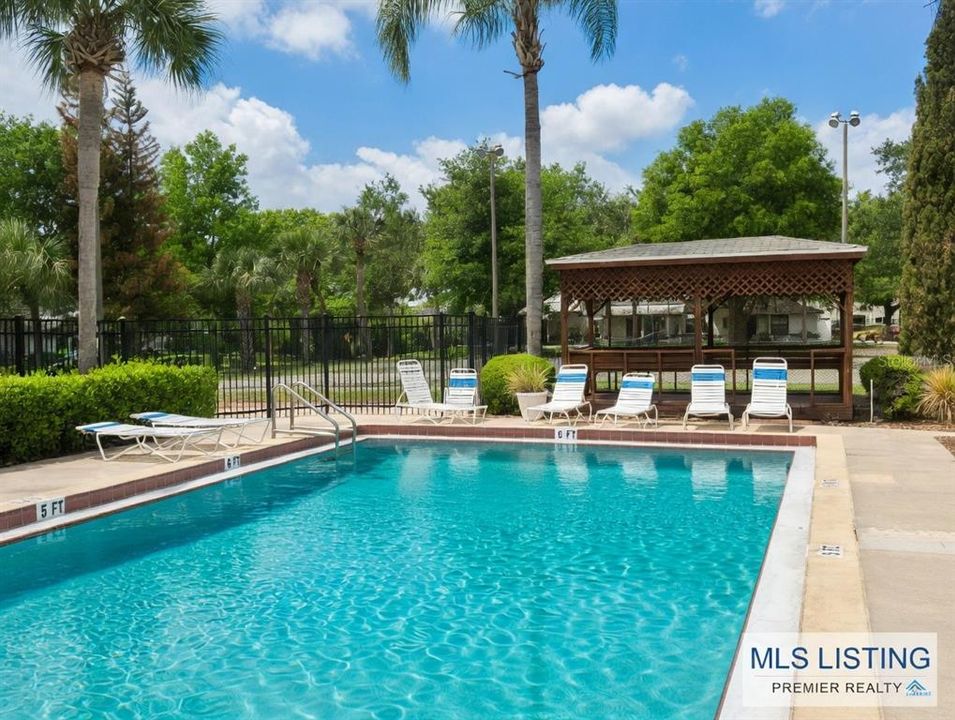 Active With Contract: $259,900 (3 beds, 2 baths, 1114 Square Feet)