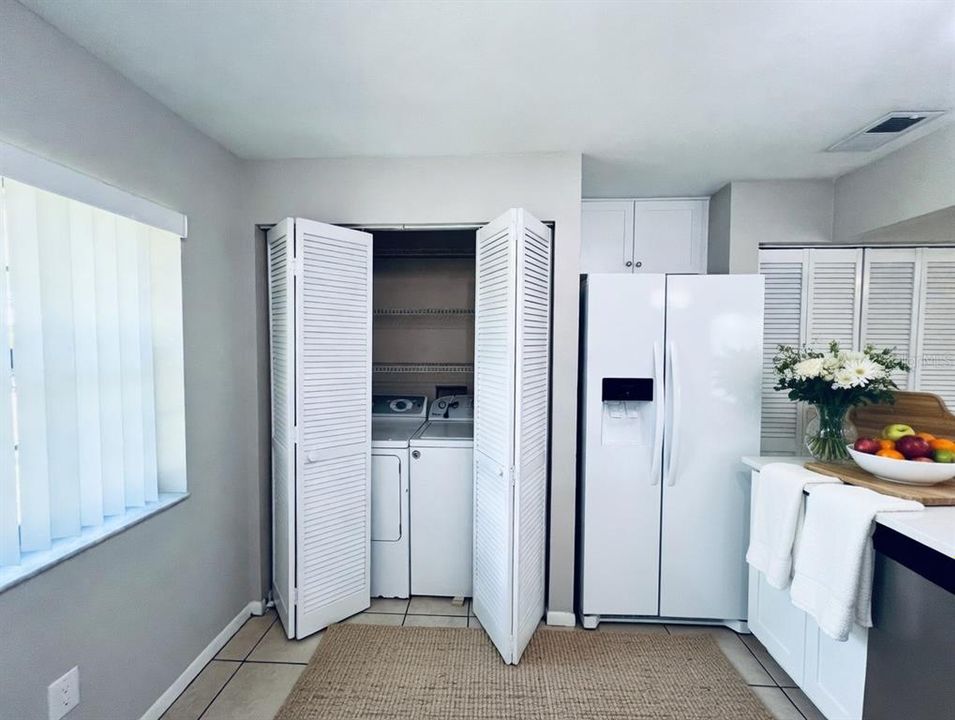 Active With Contract: $259,900 (3 beds, 2 baths, 1114 Square Feet)