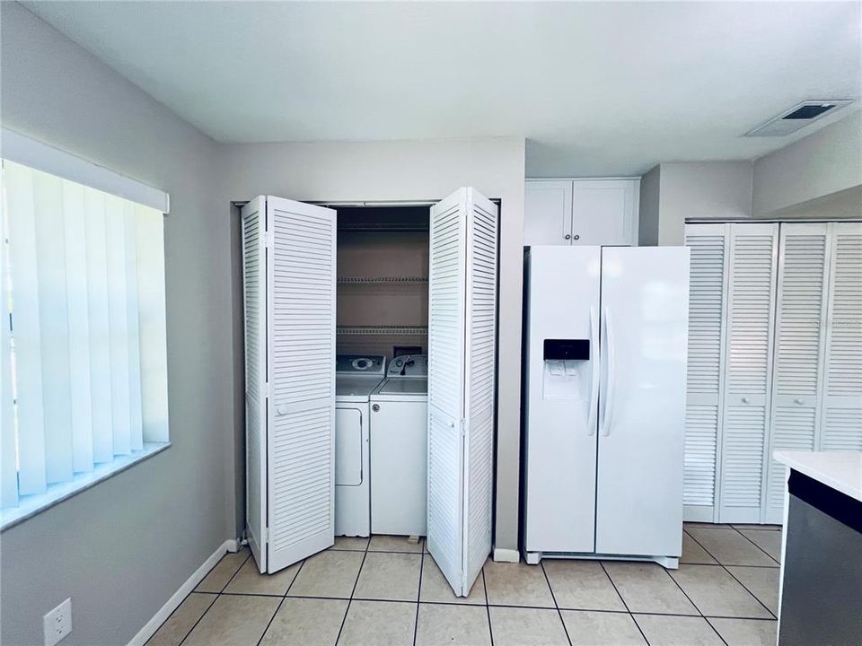 Active With Contract: $259,900 (3 beds, 2 baths, 1114 Square Feet)