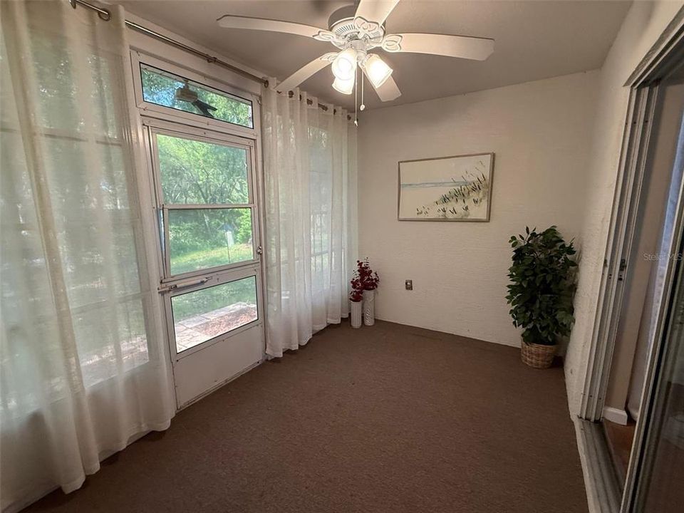 В аренду: $1,850 (2 спален, 2 ванн, 1149 Квадратных фут)