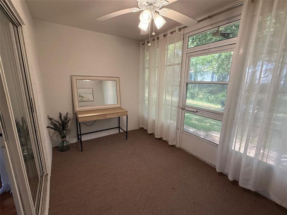 В аренду: $1,850 (2 спален, 2 ванн, 1149 Квадратных фут)