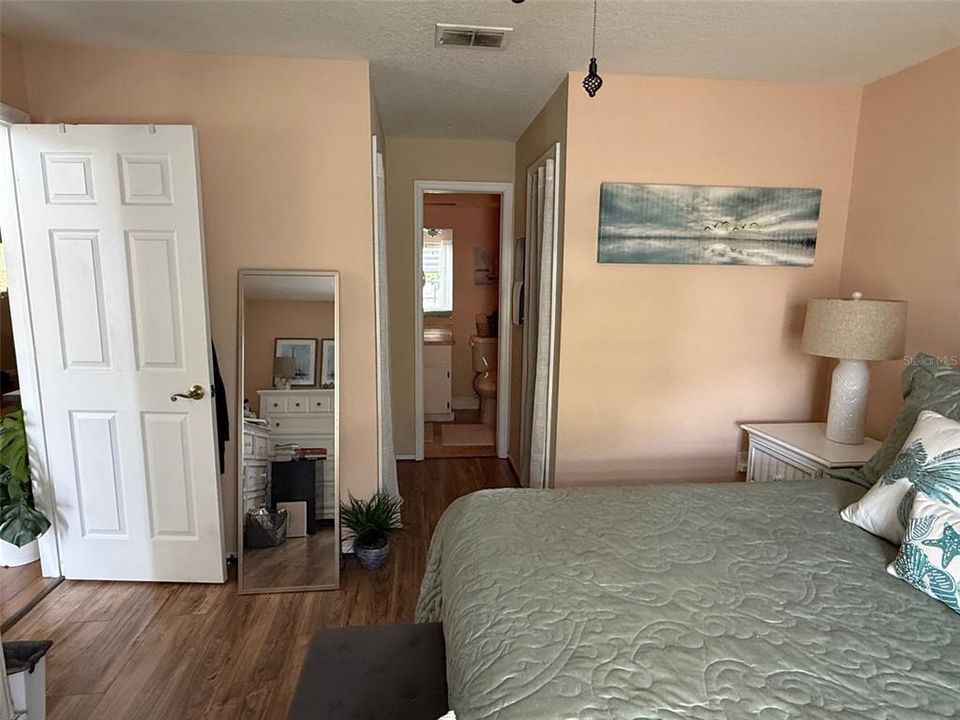 В аренду: $1,850 (2 спален, 2 ванн, 1149 Квадратных фут)