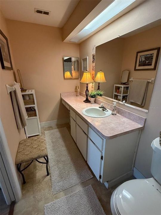 В аренду: $1,850 (2 спален, 2 ванн, 1149 Квадратных фут)