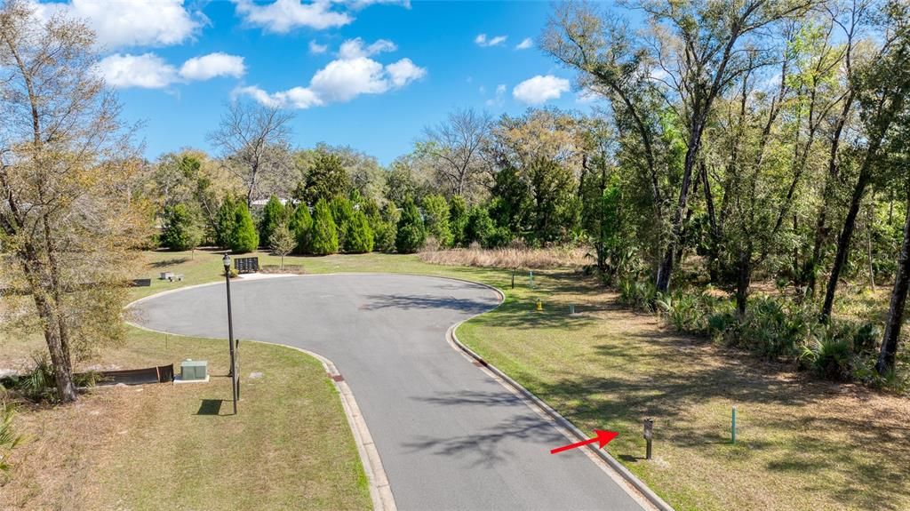 На продажу: $700,000 (1.45 acres)