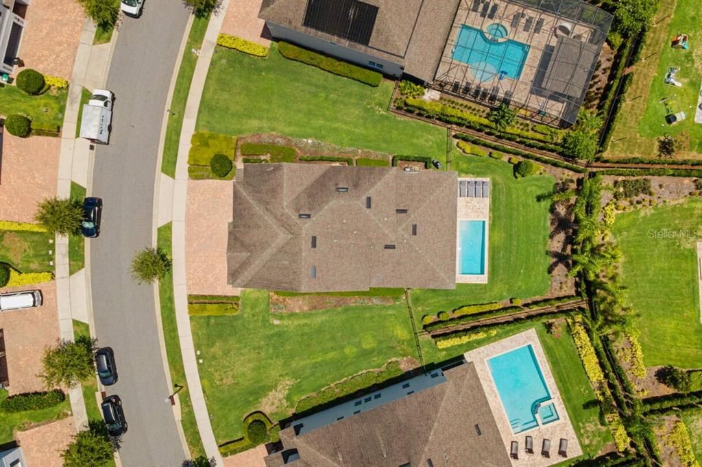 For Sale: $989,000 (8 beds, 8 baths, 4057 Square Feet)
