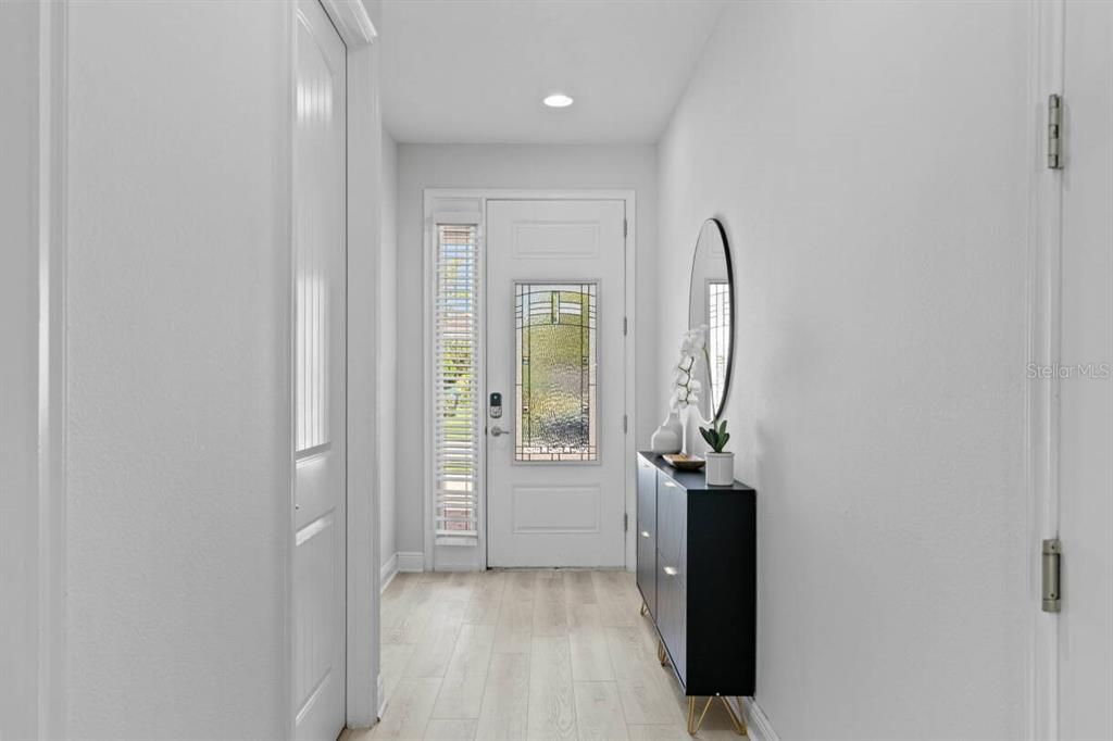 For Sale: $989,000 (8 beds, 8 baths, 4057 Square Feet)