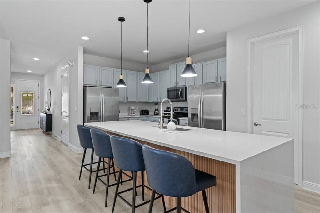 For Sale: $989,000 (8 beds, 8 baths, 4057 Square Feet)