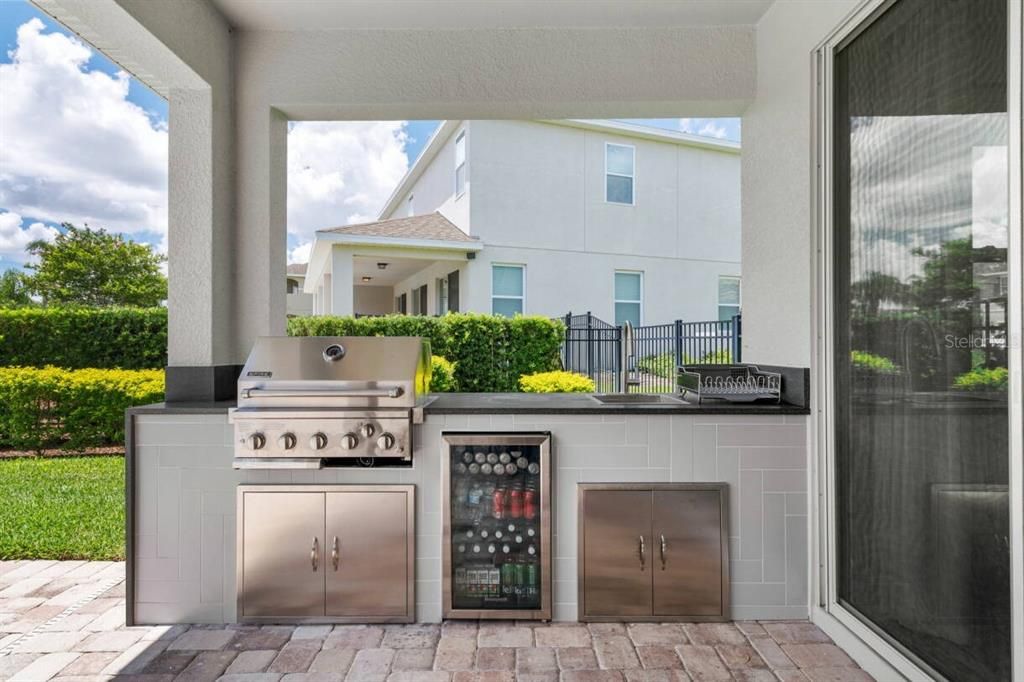For Sale: $989,000 (8 beds, 8 baths, 4057 Square Feet)