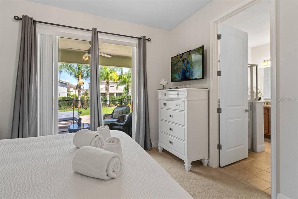 For Sale: $989,000 (8 beds, 8 baths, 4057 Square Feet)