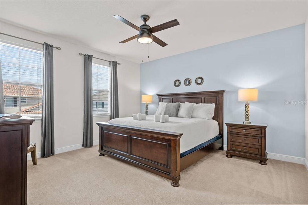 For Sale: $989,000 (8 beds, 8 baths, 4057 Square Feet)