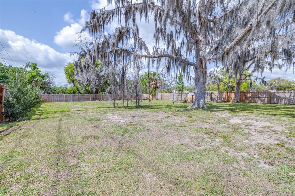 For Sale: $270,000 (3 beds, 1 baths, 1100 Square Feet)
