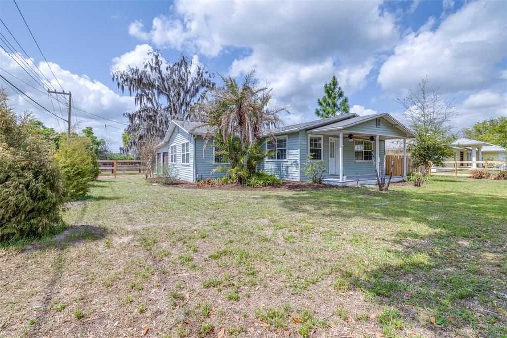 For Sale: $270,000 (3 beds, 1 baths, 1100 Square Feet)