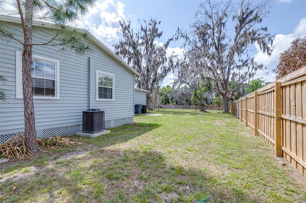 For Sale: $270,000 (3 beds, 1 baths, 1100 Square Feet)