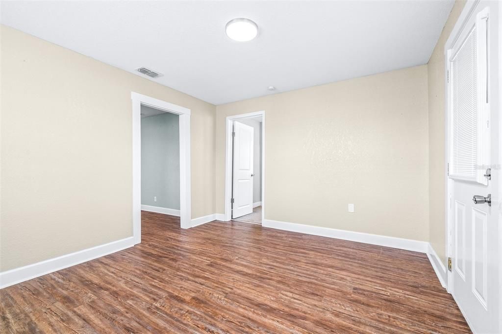 For Sale: $270,000 (3 beds, 1 baths, 1100 Square Feet)