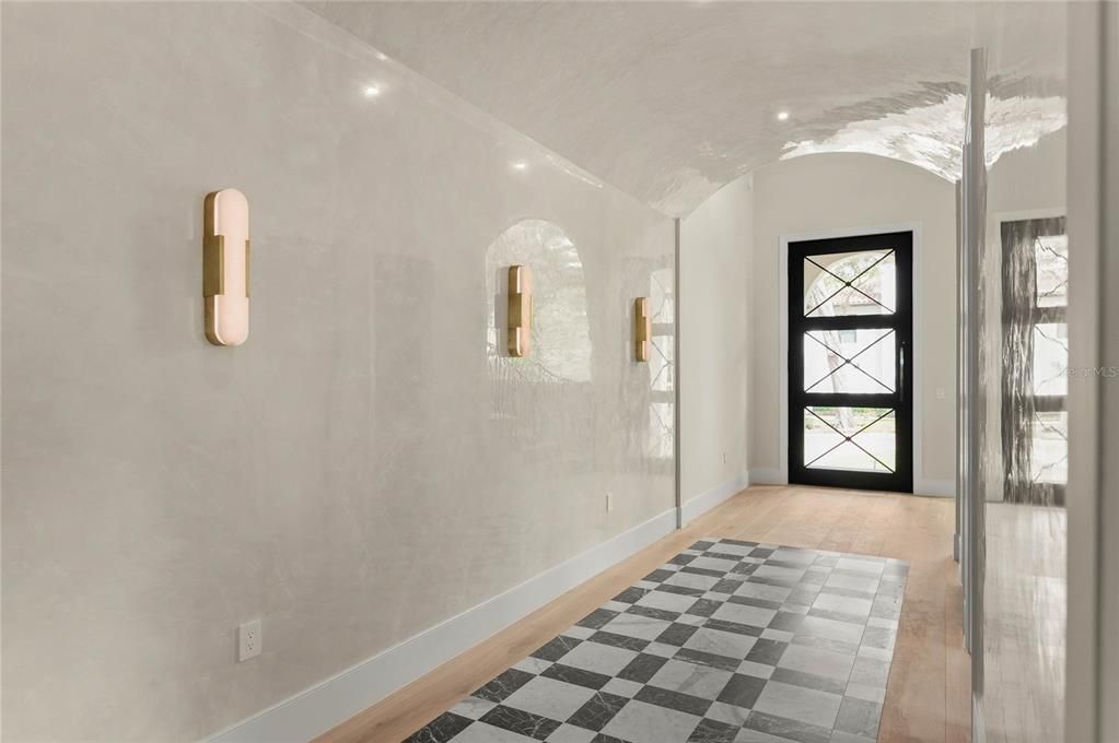Activo con contrato: $3,799,000 (5 camas, 5 baños, 4451 Pies cuadrados)