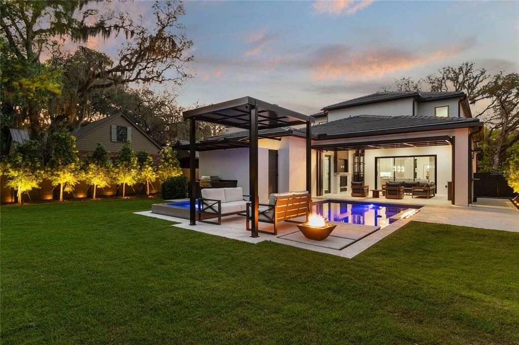 Activo con contrato: $3,799,000 (5 camas, 5 baños, 4451 Pies cuadrados)