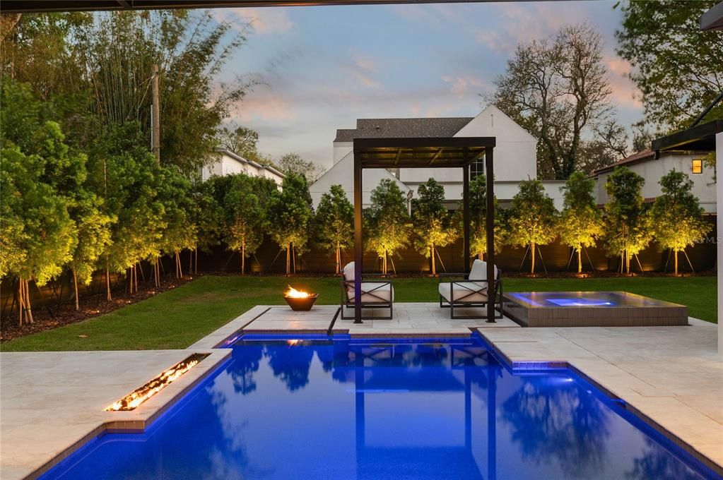 Activo con contrato: $3,799,000 (5 camas, 5 baños, 4451 Pies cuadrados)